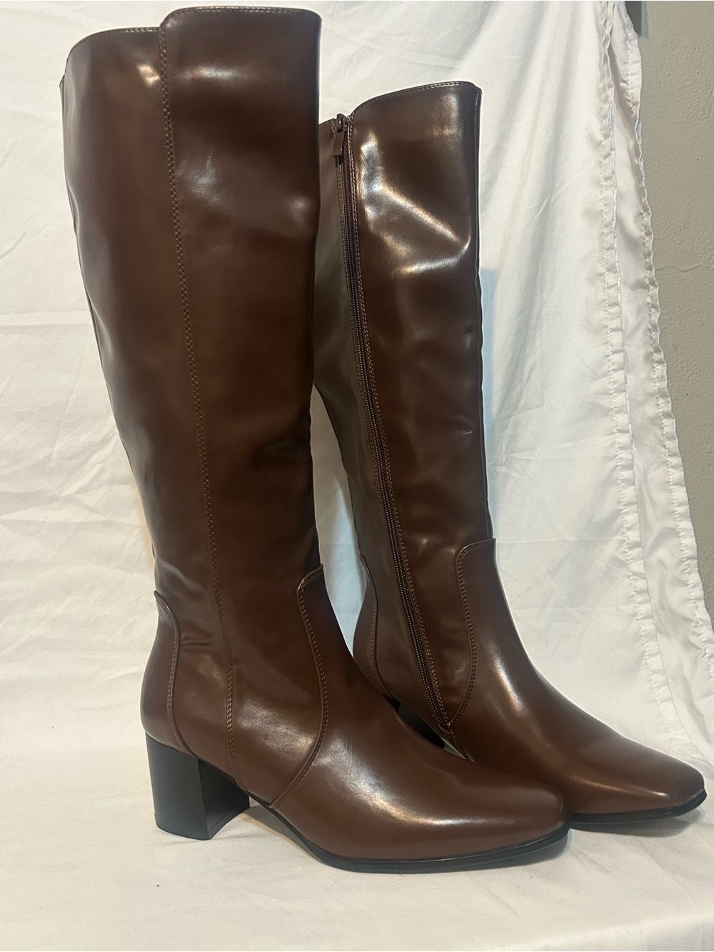Women’s Tall Brown Riding Boots - Picture 2 of 4